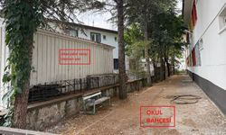 Şuhut’ta Okulun Yanı Başındaki Akaryakıt Satışı Velileri Endişelendiriyor