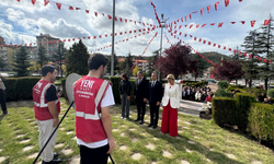 Erhan, "Cumhuriyet Bilhassa Kimsesizlerin Kimsesidir"
