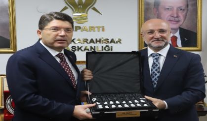 BAKAN TUNÇ AK PARTİ AFYON TEŞKİLATI'YLA BİR ARAYA GELDİ