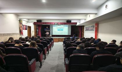 Polis Öğrencileri Bilgilendirdi