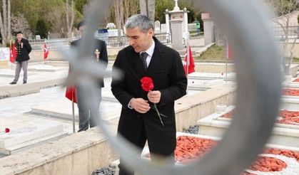 Vali Aktaş'tan Hava Şehitliği'ne Ziyaret