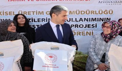 Vali Aktaş'tan, Anıtkaya'da Tohum Desteği