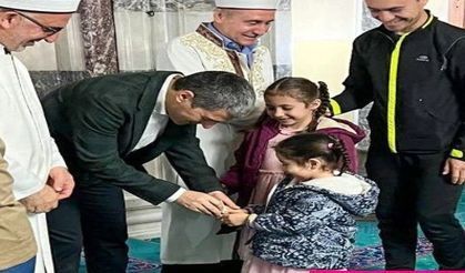 Vali Aktaş, İmaret Camii’nde Bayramlaşmaya Katıldı