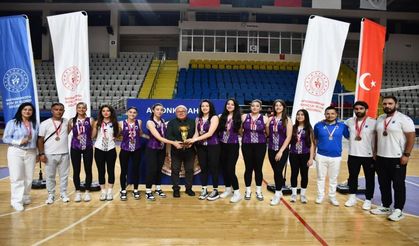 Afyonkarahisar’da Büyük Kadınlar Voleybol Müsabakaları Sona Erdi
