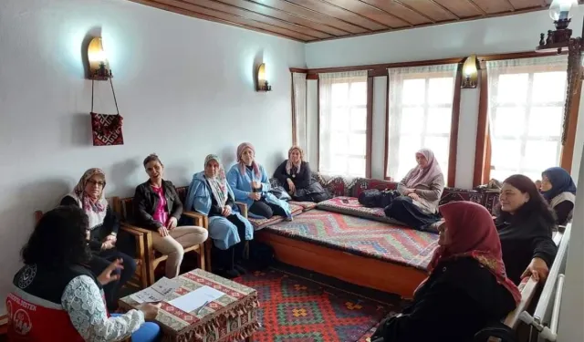 SANDIKLI’DA KADINLARA 'AFET BİLİNCİ' KONULU EĞİTİM VERİLDİ.