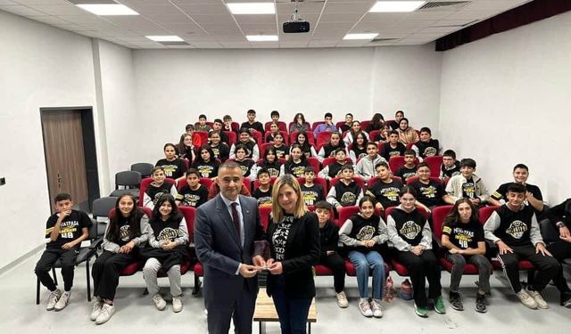 KAYMAKAM BİLİCİ, ÖĞRENCİLERE KARİYER GÜNÜ ETKİNLİĞİ DÜZENLEDİ