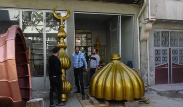 SANDIKLI’DAN AMASYA’DAKİ CAMİNİN MİNARESİNE DEV ALEM