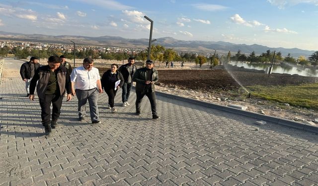 BAŞKAN SERKAN KOYUNCU MİLLET BAHÇESİNDE İNCELEMELERDE BULUNDU