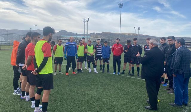 İSCEHİSAR SPOR İLK YARIYI ZİRVEDE BİTİRDİ
