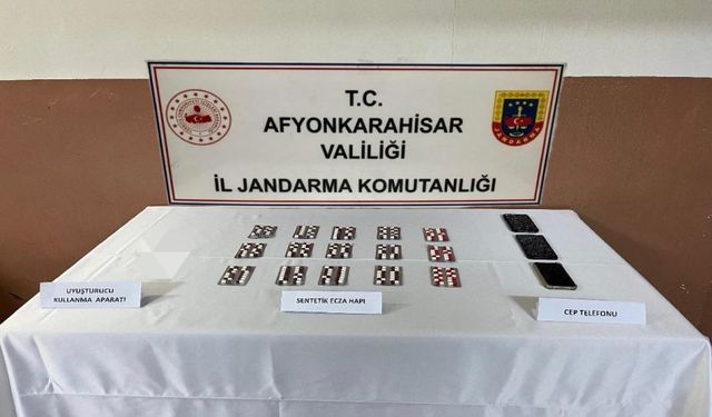 JANDARMA UYUŞTURUCU TACİRİNİ YAKALADI