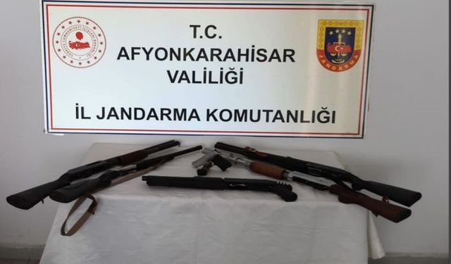 JANDARMA RUHSATSIZ SİLAH ELE GEÇİRDİ