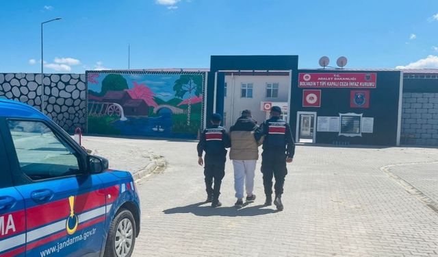 JANDARMA DOLANDIRICILIK SUÇUNDAN HÜKÜMLÜ ŞAHSI YAKALADI