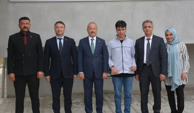 OTİZMLİ MÜZİK DAHİSİNE MİLLETVEKİLİ TAYTAK’TAN ZİYARET