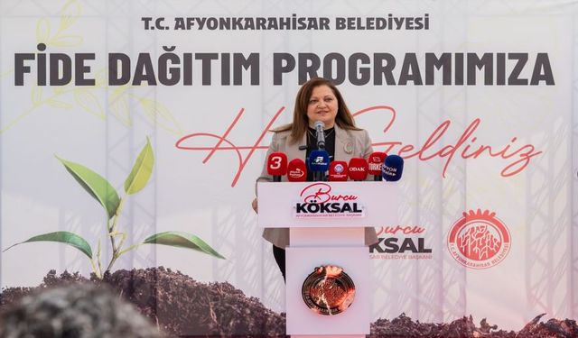 Afyonkarahisarlı üreticilere sebze fidesi dağıtımı gerçekleştirildi.