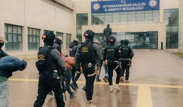 UYUŞTURUCU VE TEFECİLİK OPERASYONU: 17 KİŞİ TUTUKLANDI!