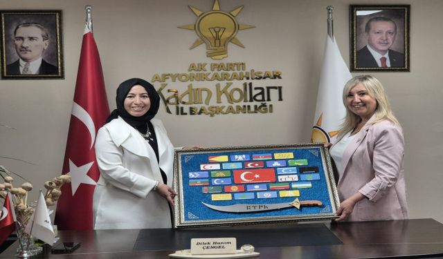 "CUMHUR İTTİFAKI’NIN RUHU KADIN ELİYLE GÜÇLENİYOR"