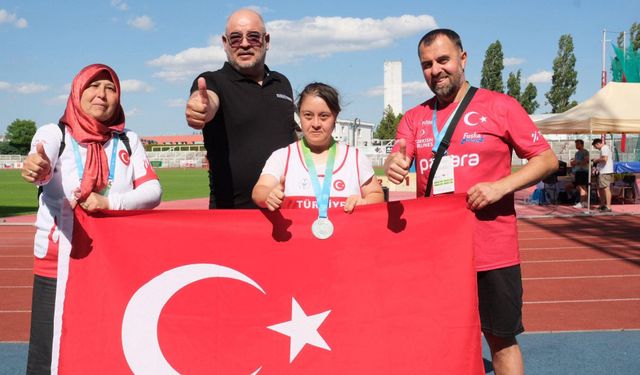 Münevvere Yılmaz’dan Avrupa’da 4 Madalya: Afyonkarahisar’a Gururla Döndüler