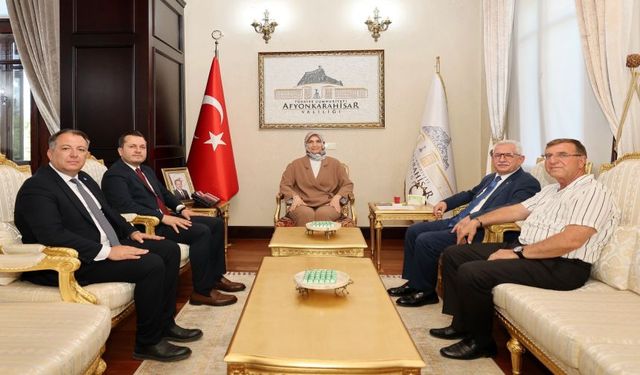 MÜMTAZ AKINCI VE İL BAŞKANLARI VALİ YİĞİTBAŞI’NI ZİYARET ETTİ