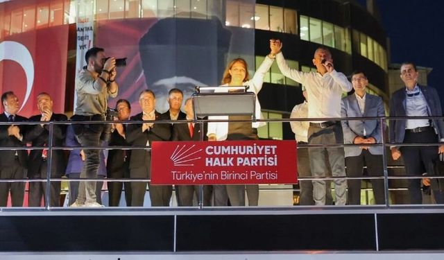 BAŞKAN BURCU KÖKSAL’A, AYDIN MİTİNGİNDE YOĞUN İLGİ