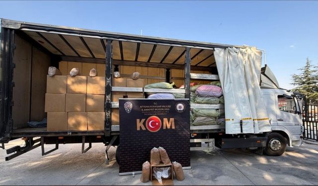 POLİS 4 TON KAÇAK TÜTÜN ELE GEÇİRDİ