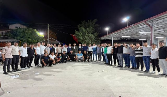 AK GENÇLİK ASKER GENÇLERİN SEVİNÇ VE GURURUNA ORTAK OLDU