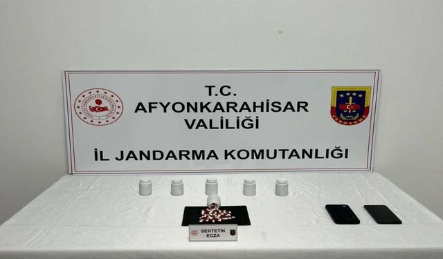 Jandarma Sinanpaşa’da Uyuşturucu Hap Ele Geçirdi