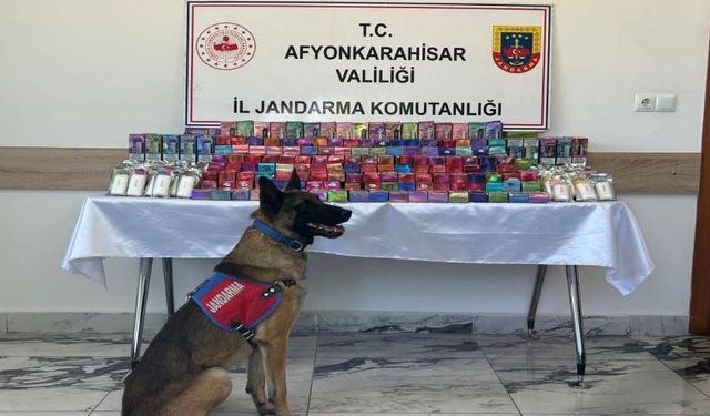 Jandarma 850 Adet Kaçak Elektronik Sigara Le Geçirdi