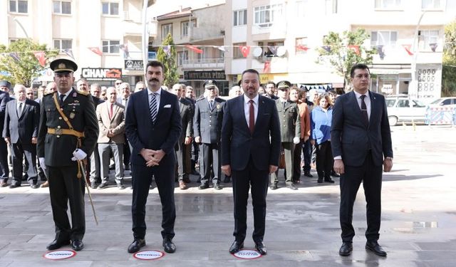 Sandıklı’da Cumhuriyetimizin 102. Yılı Törenle Kutlandı