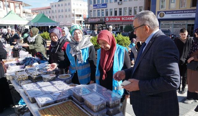 Şuhut’ta Gazze İçin Yardım Kermesi Düzenlendi