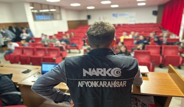 Emniyet Birimleri Öğrencileri Bilgilendirdi