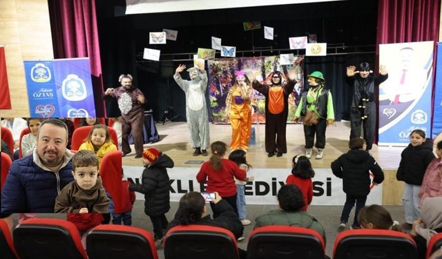 Sandıklı Belediye Başkanı Adnan Öztaş’tan Çocuklara Karne Hediyesi