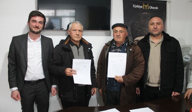 İhraç İstemiyle gündeme gelen Çay Belediye Meclis Üyeleri İyi Partiye Geçti