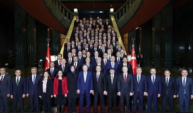 Vali Yiğitbaşı'ndan İdareciler Günü'nde Anlamlı Mesaj