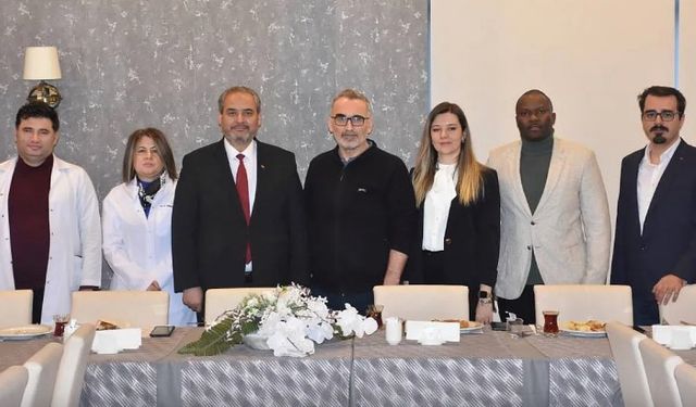 AFSÜ'nün Göz Akademisyenleri Avrupa'da Gururlandırdı