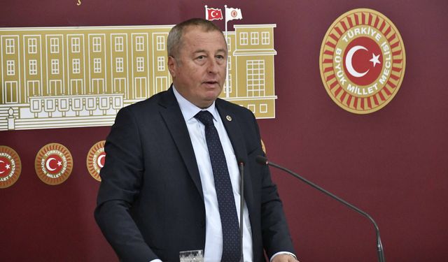 “Ankara’da Ses Yok, Afyon’da Poz Çok”