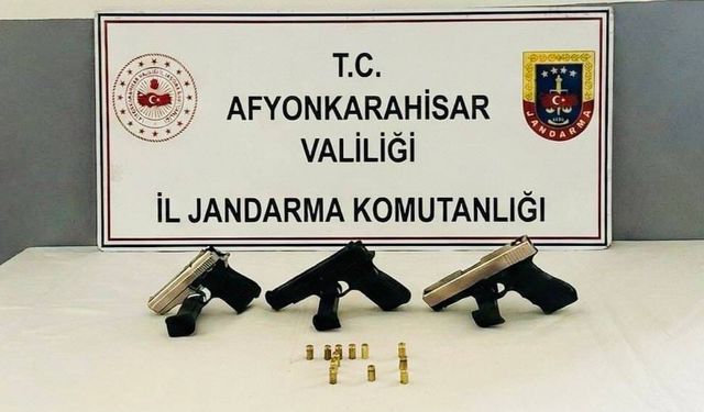 Jandarma Düğünlerde Kullanılan 3 Silah Ele Geçirdi