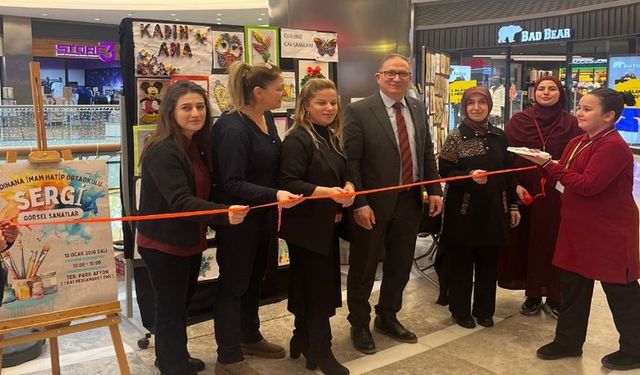 Kadınana İmam Hatip Ortaokulu’ndan Sanat Sergisi