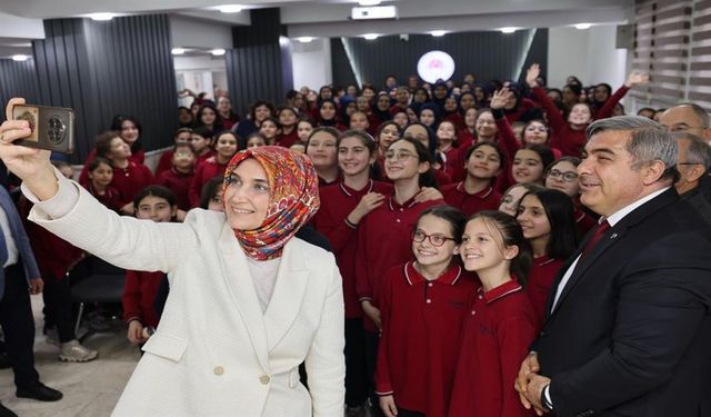 Vali Yiğitbaşı, Kadınana İmam Hatip Ortaokulu’nda Kariyer Günleri Programına Katıldı