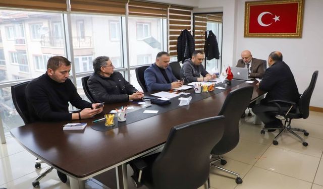 Başkan Şahin'in Yoğun Mesaisi Halkla Buluştu, Teşkilatla İstişare Etti