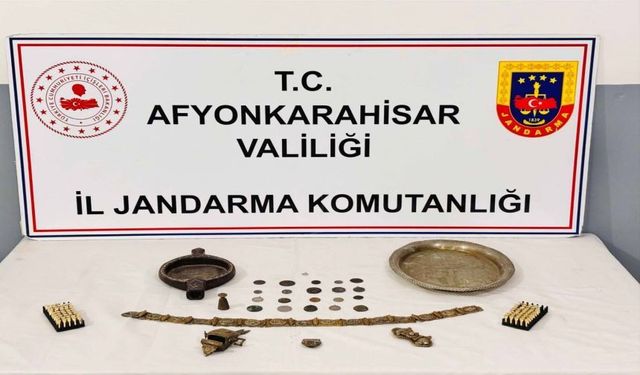 Jandarma Sinanpaşa’da Tarihi Eser Ele Geçirdi