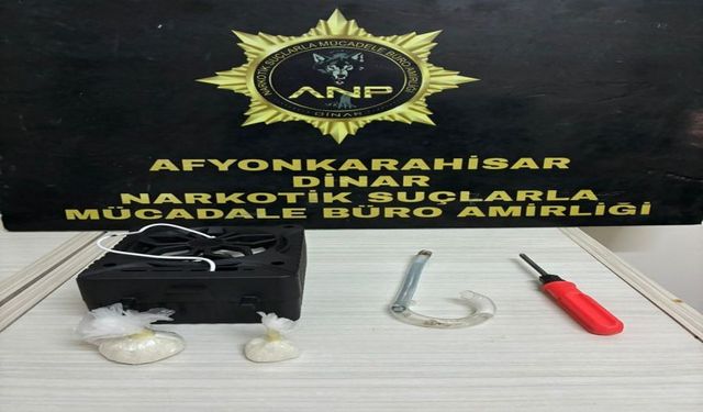 Polis Aradığı Araçta Uyuşturucu Ele Geçirdi