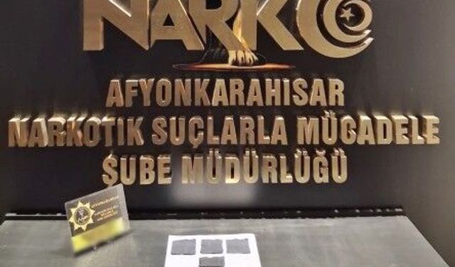 Polis Durdurduğu Araçta Uyuşturucu Ele Geçirdi