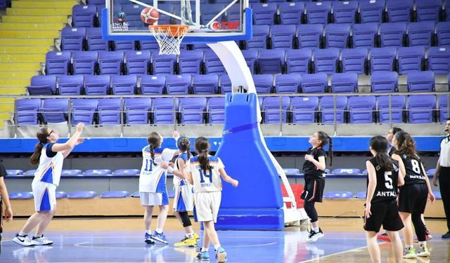 Küçükler Basketbol Grup Müsabakaları Sona Erdi