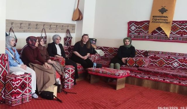 Afyon’da Öğretmen Akademileri’nde Sezai Karakoç anlatıldı