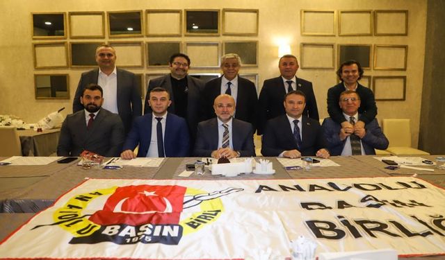 ABB ve İl Başkanlarından Şahin’e Avukatlar Günü Sürprizi