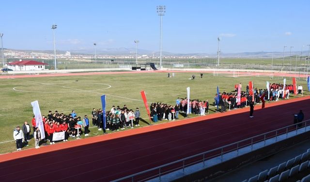 Yıldızlar Futbol Yarı Final Müsabakaları Başladı