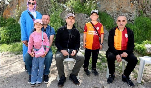 Vali Naci Aktaş Afyon Kalesi’ne Çıktı