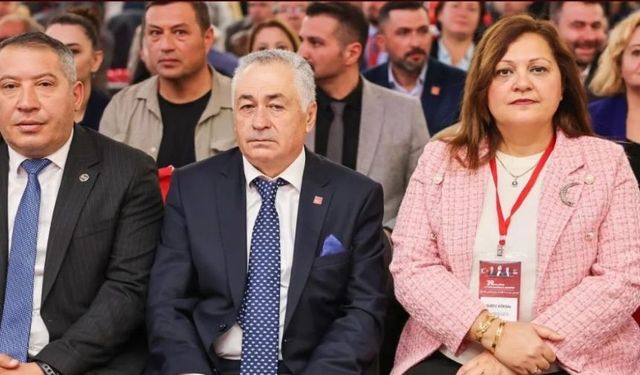 “Başkanımızın yanında durmaya devam edeceğiz.”