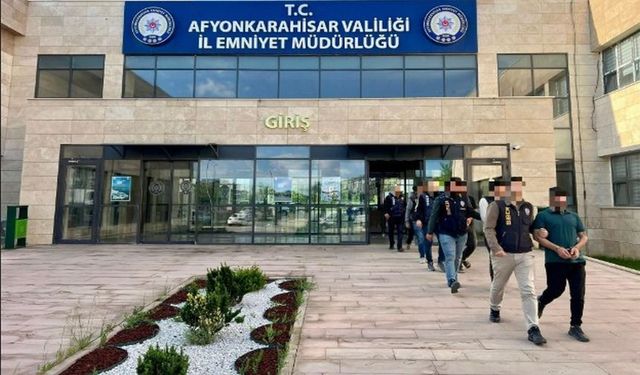 Polis Bilişim Dolandırıcılarını Yakaladı