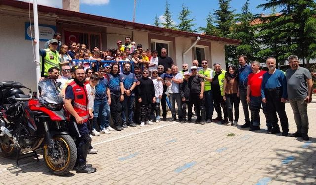 Afyon’da Motosiklet Tutkunları Öğrencilere Verdiği Sözü Yerine Getirildi
